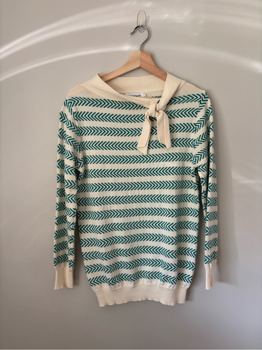 Chevron Stripes Knit Sweater | Long-Sleeve | Vintage Style | Size S